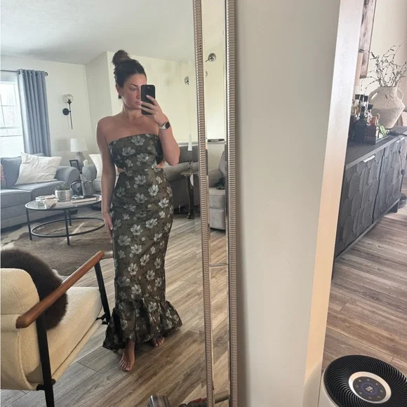 LULUS OLIVE NATHANIA FLORAL DRESS - Picture 2 of 2